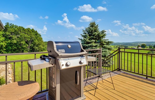 Elroy House | 'Hoheland Ranch' on 185 Acres w/Deck + Views!