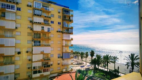 Algarrobo Apartment | Oceanfront Hoja Calá Apartment with Pool & Breakfast