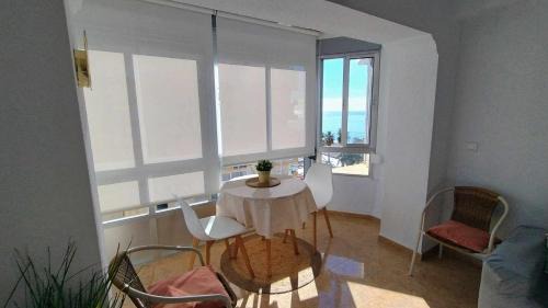 Algarrobo Apartment | Oceanfront Hoja Calá Apartment with Pool & Breakfast