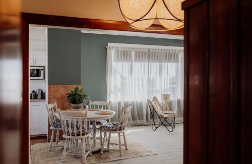 Hokitika House | Hokitika Beach Break: Pet-Friendly Retreat with 9.7 Rating