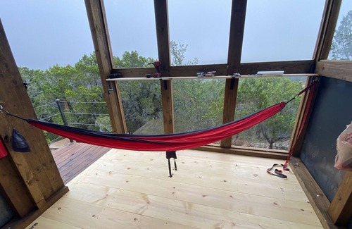 Oatmeal Cabin | HOKU HAÜS is a 100% off grid glamping experience. A star gazers paradise! Unwind