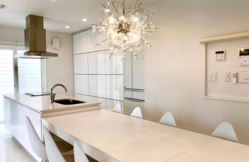 Isumi House | Experience HOKULANI by the Sea: 9.8 Rated Family Getaway