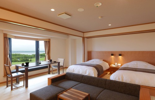 Yobito Resort | Experience HOKUTEN NO OKA Lake Abashiri Tsuruga Resort