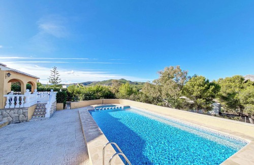 Benitachell House | Inviting Holiday Home 'Fortunata' with Mountain Views & Wi-Fi