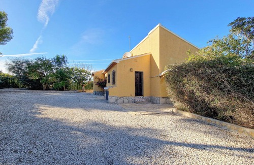Benitachell House | Inviting Holiday Home 'Fortunata' with Mountain Views & Wi-Fi