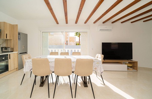 La Siesta Villa | Discover Hola Casita: Family-Friendly Villa with Pool