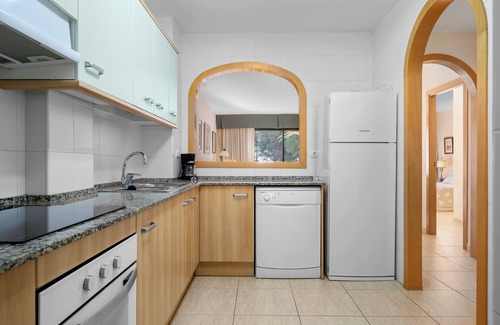 L'Hospitalet de l'Infant Apartment | Sea View Holiday Apartment 'Costa Linda 201' with Pool & Wi-Fi