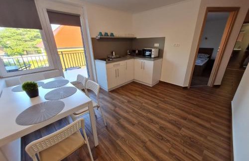 Gyula Apartment | Top-Rated Holdudvar Apartman with Oceanfront Views