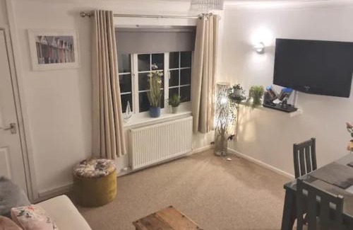 Poole House | Pet-Friendly Escape at Holes Bay Nature Reserve, Poole