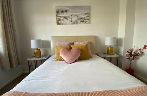 Poole House | Pet-Friendly Escape at Holes Bay Nature Reserve, Poole