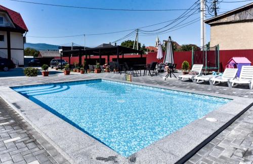 Solotvyno Hotel | Discover Holi Day: Pet-Friendly Hotel with Ocean Views