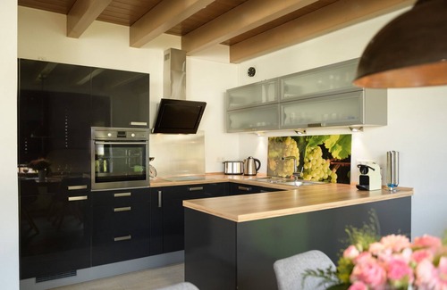 Neustadt-Hambach House | Unforgettable Holiday House Weinhäusel with Spa & Hot Tub