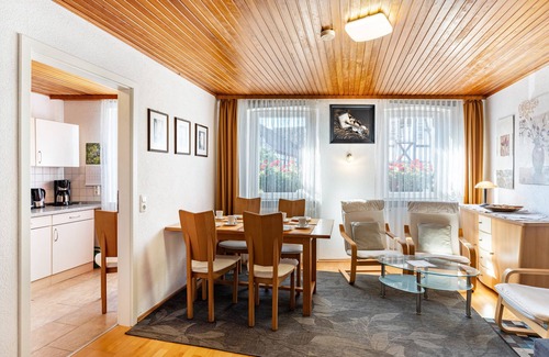 Neustadt-Geinsheim Apartment | Guest Rated 10/10: 'Gästehaus Gross' with Garden & Wi-Fi