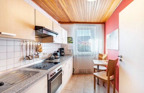 Neustadt-Geinsheim Apartment | Guest Rated 10/10: 'Gästehaus Gross' with Garden & Wi-Fi