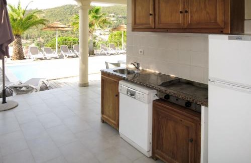 Tarcu House | Inviting Holiday Home Villa Ottavi with Ocean Views