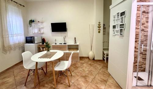 Baiona Old Town Apartment | Oceanfront Holibai: Private Ensuite with Ocean Views
