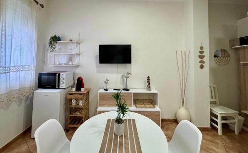 Baiona Old Town Apartment | Oceanfront Holibai: Private Ensuite with Ocean Views