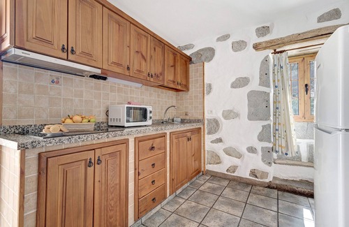 La Solana Villa | Risco Blanco: Scenic Retreat with Pool & Mountain Views
