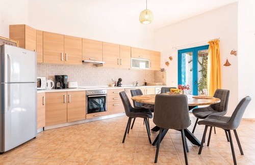 Gennadi House | Holiday Home 'Kalliope' with Sea View, Wi-Fi and Air Conditioning