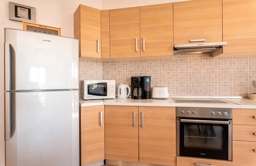 Gennadi House | Holiday Home 'Kalliope' with Sea View, Wi-Fi and Air Conditioning