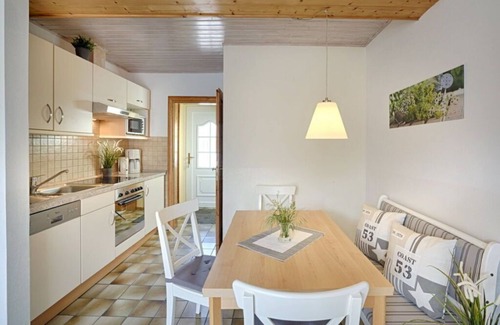 Daenschendorf Apartment | Inviting Holiday Apartment with Kitchen & Breakfast Included
