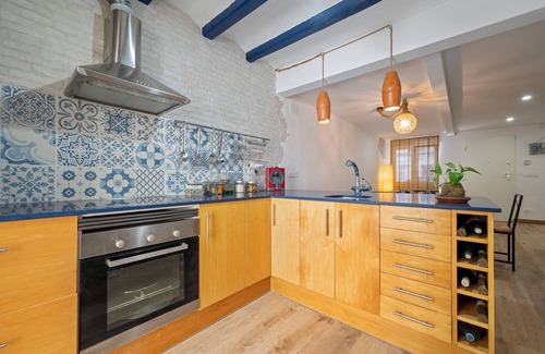 Sant Carles de la Rapita House | Cozy Ca La Rápita: Oceanfront Retreat with Balcony & Wi-Fi