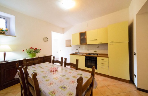 Passignano sul Trasimeno Apartment | Delightful Holiday Apartment in Farmhouse - Residenze San Martino