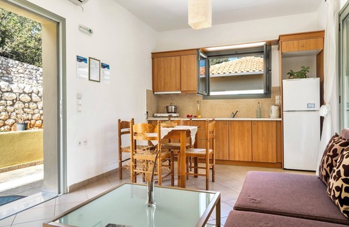 Agios Nikitas Apartment | Cozy Alkionides Apartment 3 with Ocean View & Spa Amenities