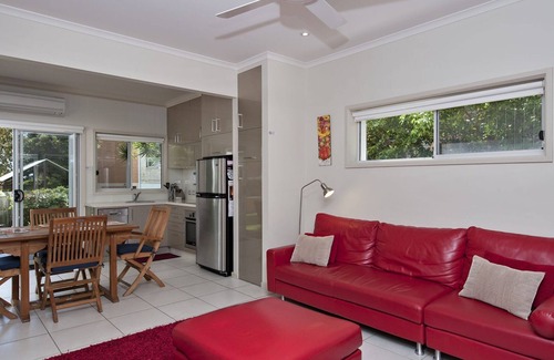 Shoal Bay House | Relaxing Holiday Accommodation with Oceanfront Views in Shoal Bay