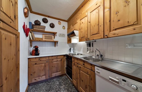 Celerina-Schlarigna Apartment | Spacious Celerina Apartment for 6 with Top Amenities