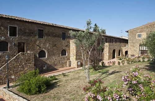 Casalappi Apartment | Cozy Campiglia Marittima Apartment for 4 with Pool & Breakfast