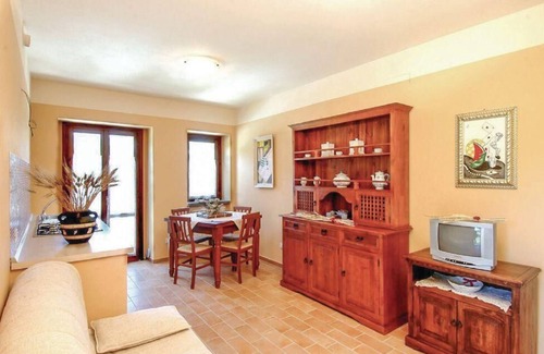 Apecchio Apartment | Cozy Sant'Angelo in Vado Apartment with Ocean View