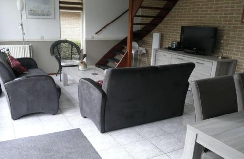 Sint Maartensvlotbrug Apartment | Inviting Holiday Apartment Zonnewende 16 for Family Getaways