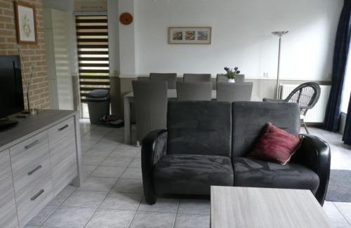 Sint Maartensvlotbrug Apartment | Inviting Holiday Apartment Zonnewende 16 for Family Getaways