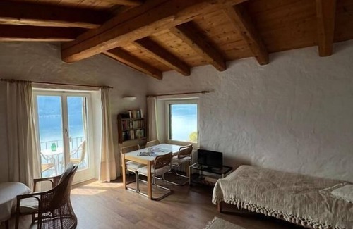 Ronco sopra Ascona Apartment | Cozy Holiday Apartment in Ronco sopra Ascona for 2 Guests