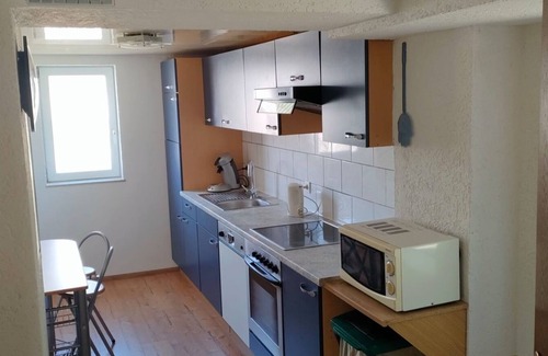 Michelstadt Apartment | Cozy Holiday Apartment 'Peter' Near Old Town with Wifi