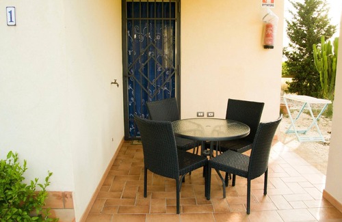 Cattolica Eraclea Apartment | Cozy Holiday Apartment in Cattolica Eraclea with Pool