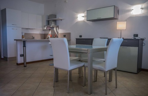 Pieve Vecchia Apartment | Comfortable Holiday Apartment in Manerba del Garda