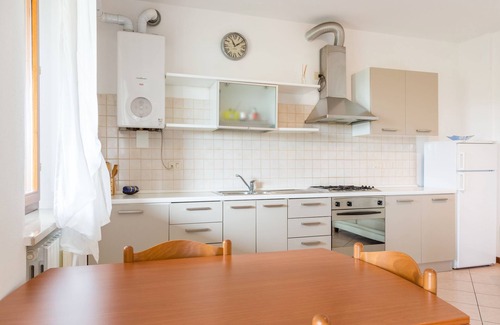Solarolo Apartment | Pet-Friendly Holiday Apartment "Manerba Sweet" with Ocean View