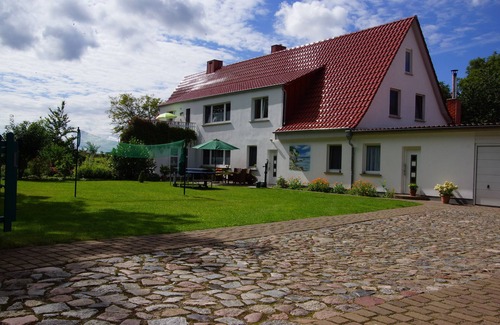Bergen auf Ruegen Apartment | Cozy Holiday Apartment with Terrace Near Störtebeker