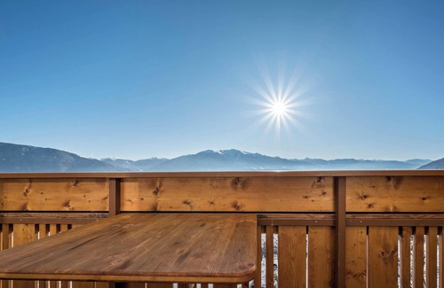 Spinga Apartment | Mountain View Apartment “Dolomitenblick” with Garden & Wi-Fi