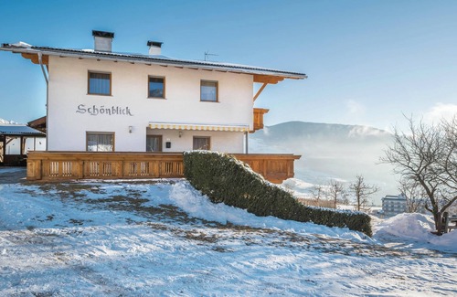 Spinga Apartment | Mountain View Apartment “Dolomitenblick” with Garden & Wi-Fi