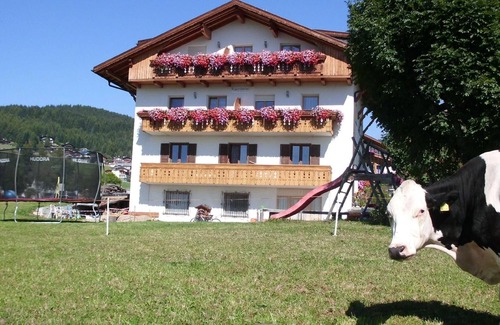 Maranza House | Inviting Holiday Apartment in Meransen for 5 Guests