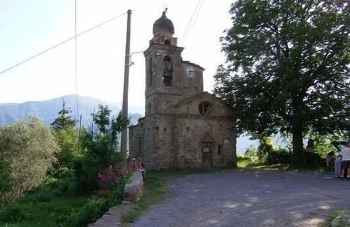 Agaggio Superiore Apartment | Inviting Holiday Apartment in Molini di Triora for 4 Guests