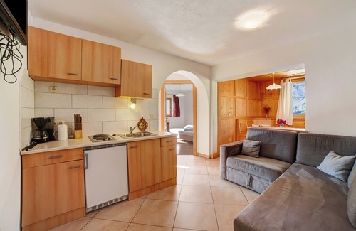 Moso in Passiria Apartment | Inviting Apartment "Unterstuanerhof Hochwilde" with Mountain Views