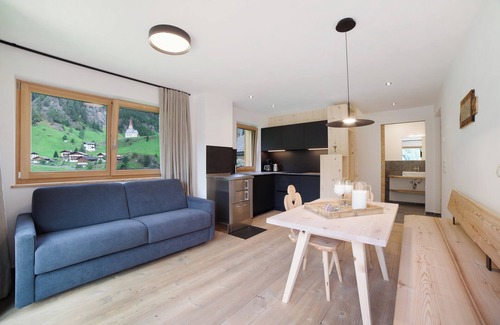 Moso in Passiria Apartment | Mountain View Apartment 'Herrischner 1' with Private Terrace