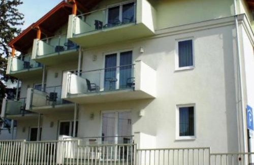 Balatonfured Apartment | Relaxing Getaway at Holiday Apartman & Spa Balatonfüred