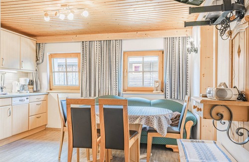 Feuring Apartment | Cozy Holiday Apartment with Balcony on Scenic Farm