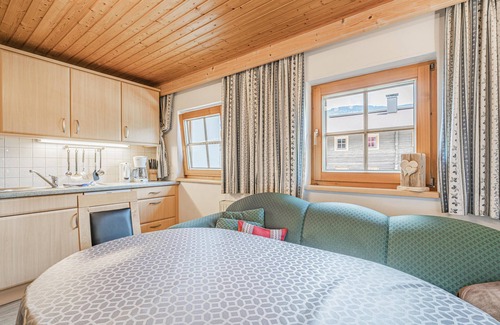 Feuring Apartment | Cozy Holiday Apartment with Balcony on Scenic Farm