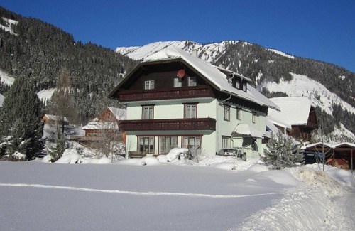 Donnersbachwald Apartment | Cozy Holiday Apartment in Donnersbachwald for Small Groups